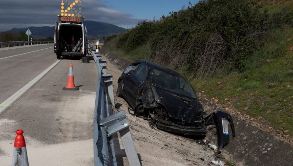 Accidente de tráfico en las Ventas de Albares, en el Torre del Bierzo, en el que ha fallecido un joven de 35 años