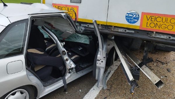 Accidente entre un turismo y un camión en la carretera N-122, en Arancón (Soria)