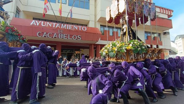 Procesión del Encuentro en Cacabelos.