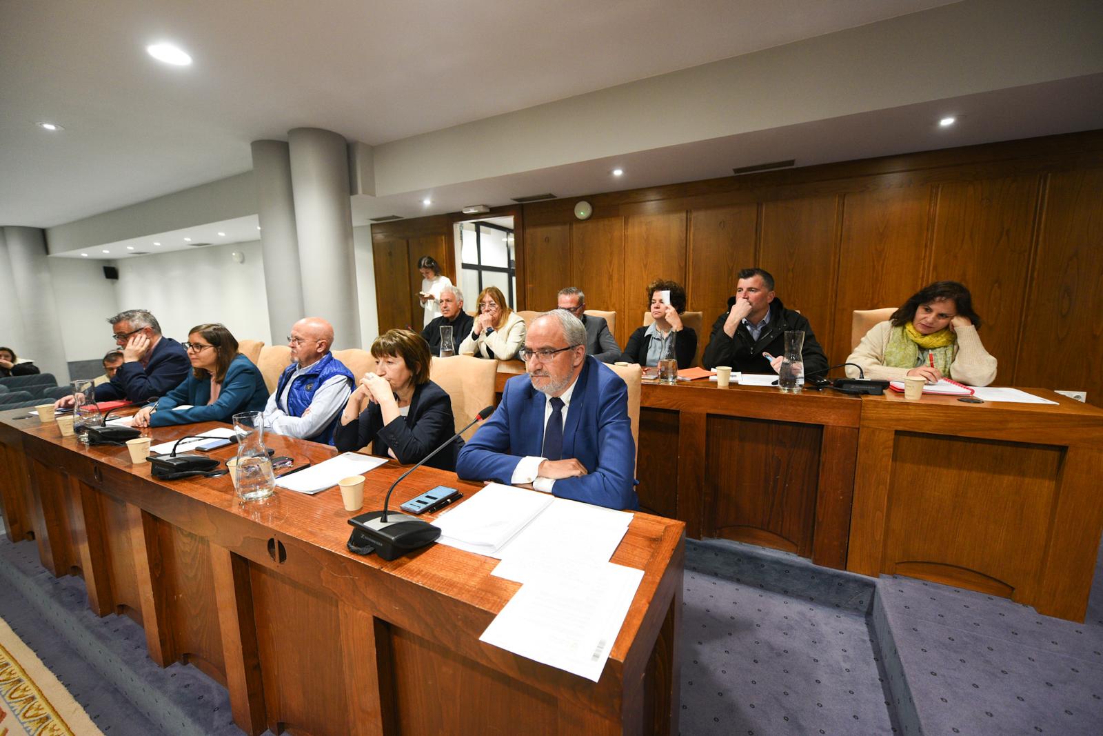 Concejales del PSOE durante un pleno del Ayuntamiento de Ponferrada