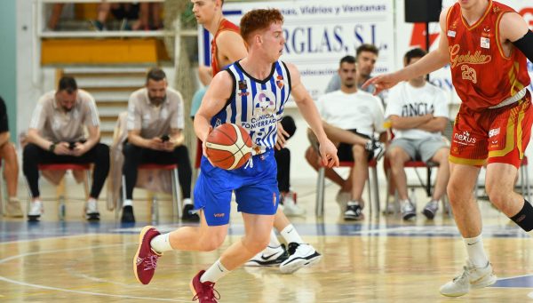 Monanut, durante el partido de playoff entre el Clínica Ponferrada SDP y L'Horta Godella.