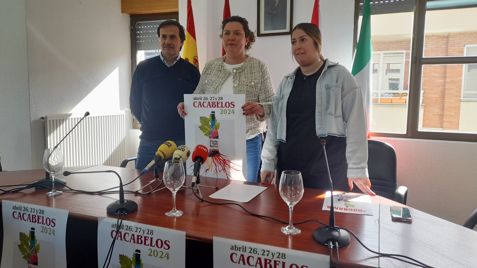 Presentación de la Feria del Vino de Cacabelo