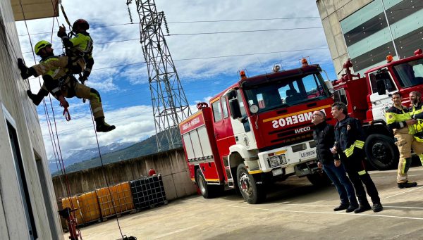 Bomberos de Ponferrada durante el curso de formación