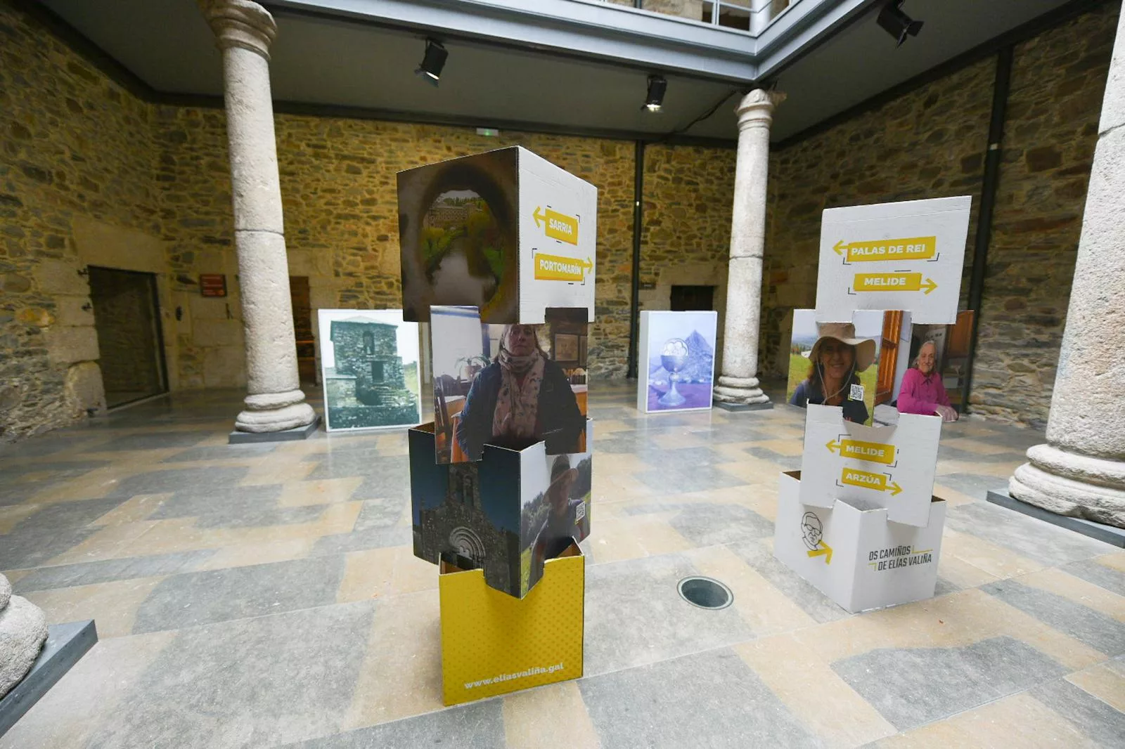 Presentación de la exposición de Elías Valiñas en el Museo del Bierzo