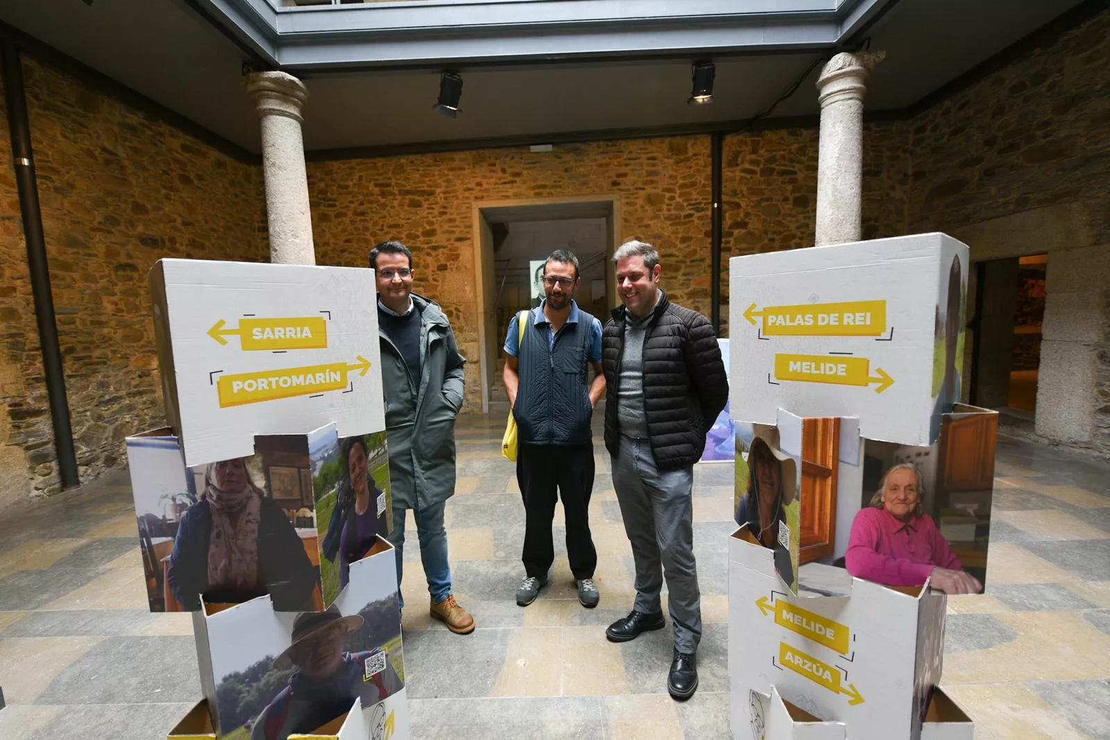 Presentación de la exposición de Elías Valiñas en el Museo del Bierzo.