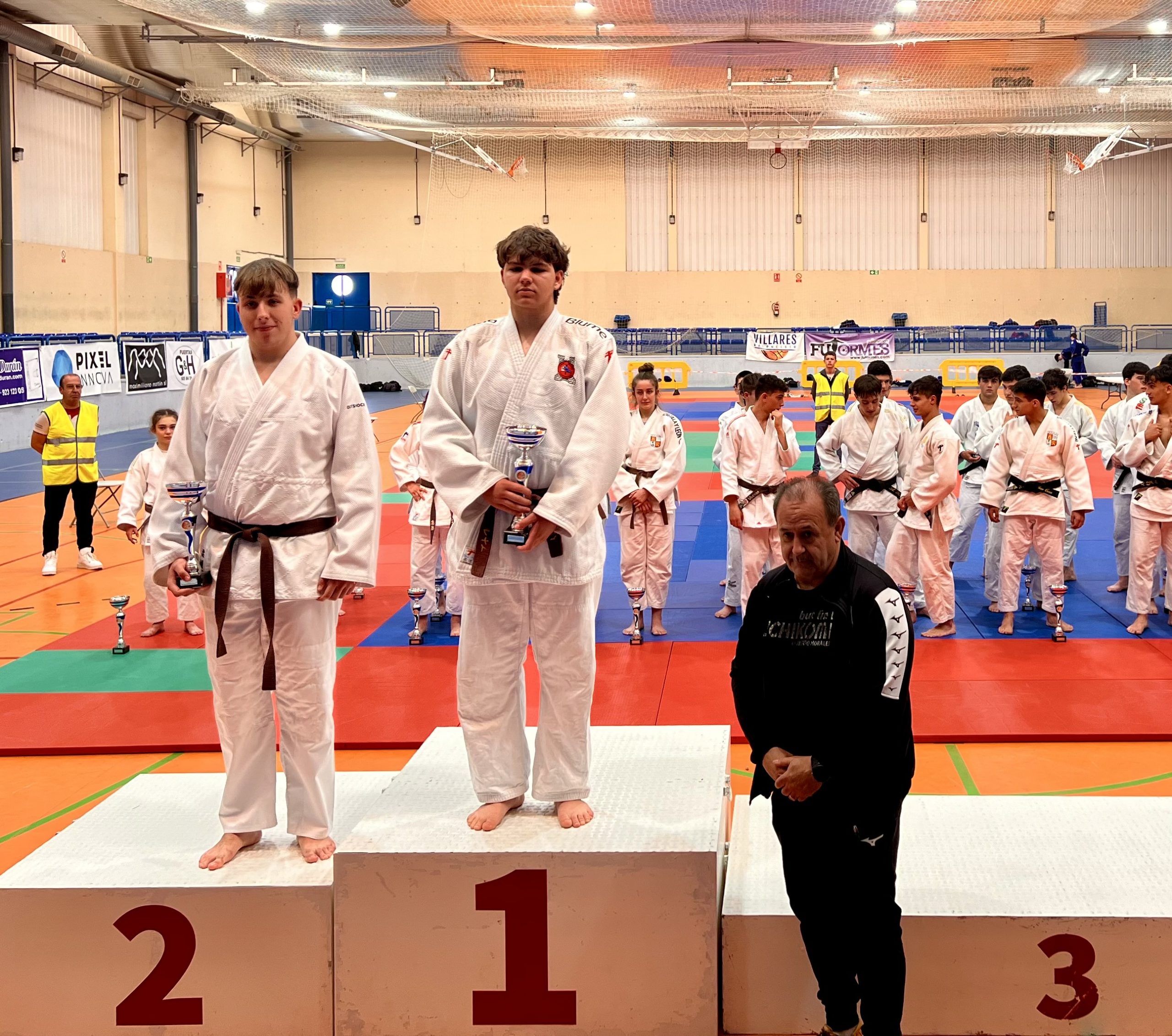 Éxito para el Club Judo Blume de Ponferrada en el VI Campeonato Internacional Villares de la Reina. / EBD