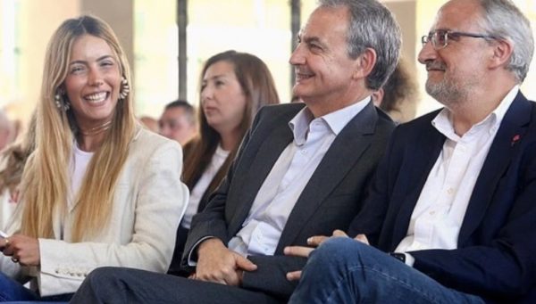 Claudia Alba junto a José Luis Rodríguez Zapatero y Olegario Ramón