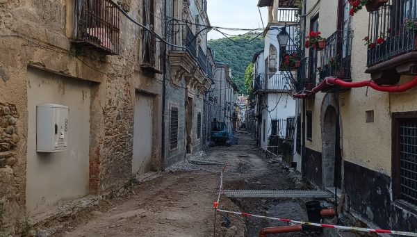 Obras en la calle del Agua de Villafranca del Bierzo