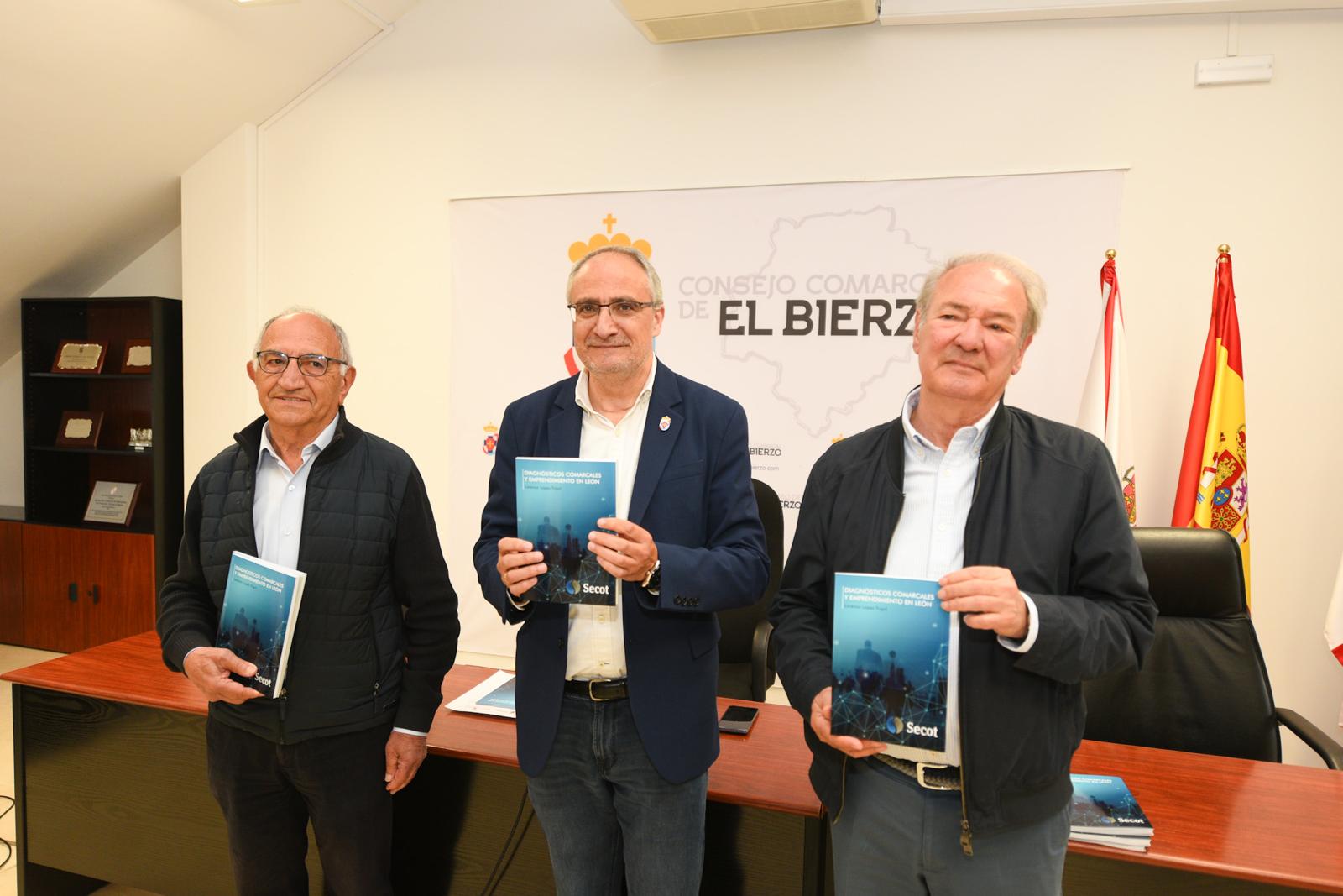 Presentación del libro 'Diagnósticos comarcales y emprendimiento en León', de Lorenzo López Trigal