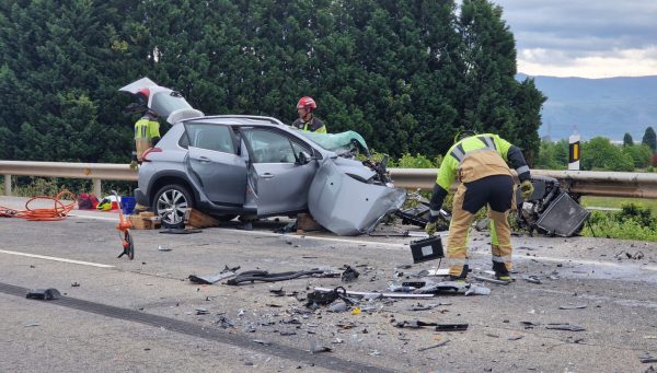 Accidente en la N-6 en las cercanías de Columbrianos