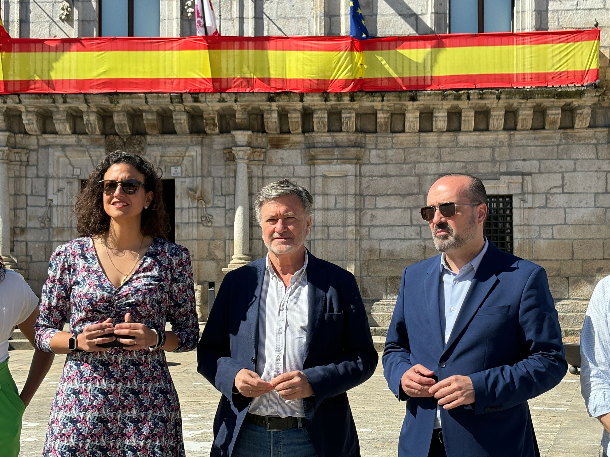 El PP intensifica su campaña electoral en Ponferrada con la presencia de Francisco Vázquez. / EBD