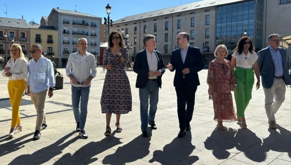 El PP intensifica su campaña electoral en Ponferrada con la presencia de Francisco Vázquez