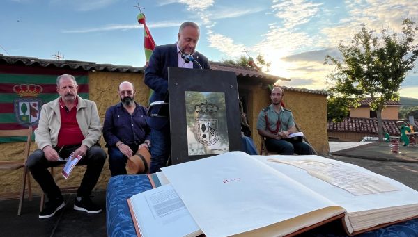 Gerardo Álvarez Courel, durante la lectura de los Fueros de León llevada a cabo en Villafeliz