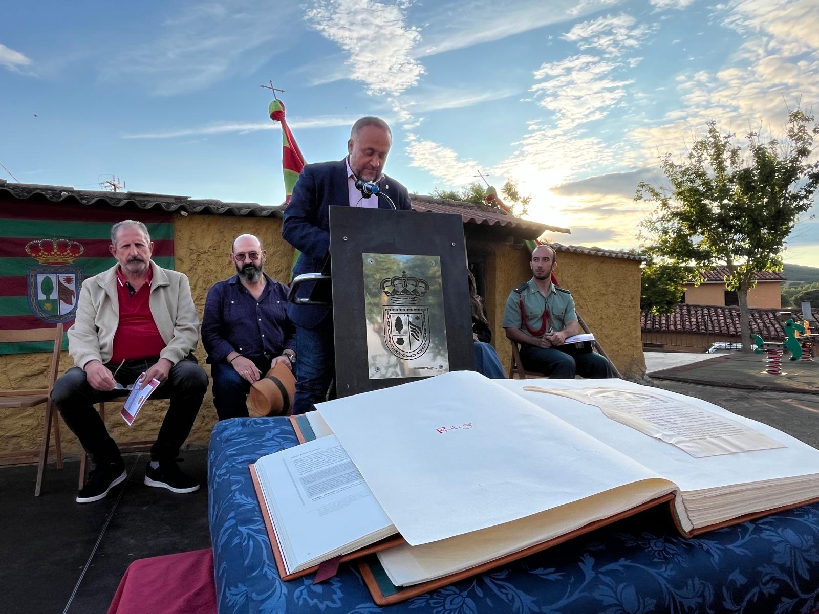 Gerardo Álvarez Courel, durante la lectura de los Fueros de León llevada a cabo en Villafeliz