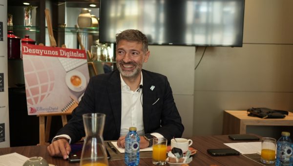 Desayuno Digital EBD con el presidente del CEL, Julio César Álvarez