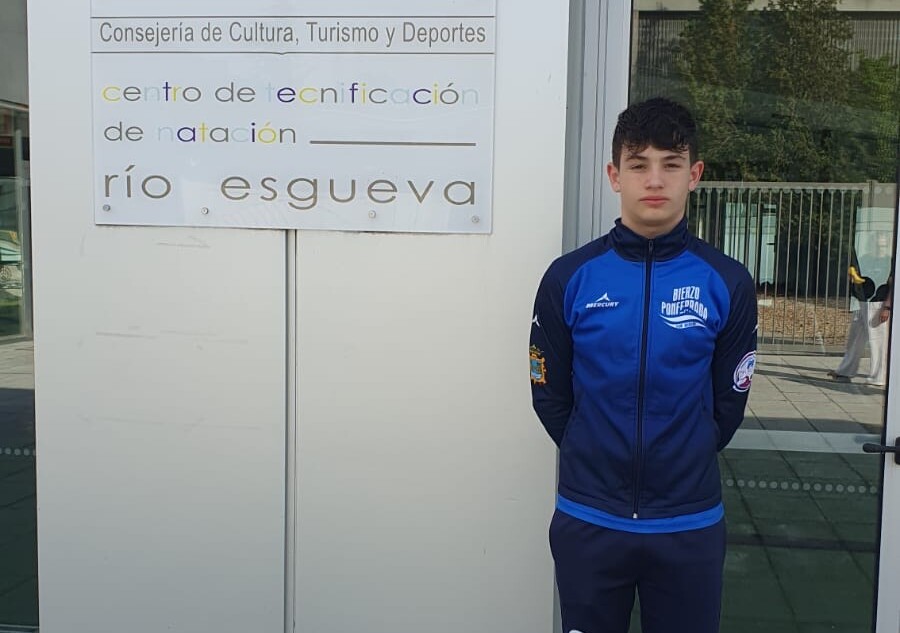 El nadador infantil del Club Natación Bierzo Ponferrada, Miguel Merayo. / Club Natación Bierzo Ponferrada