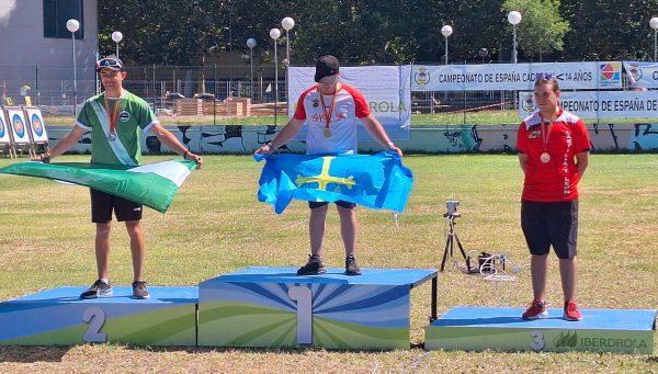 Héctor González en el tercer puesto del pódium. / EBD