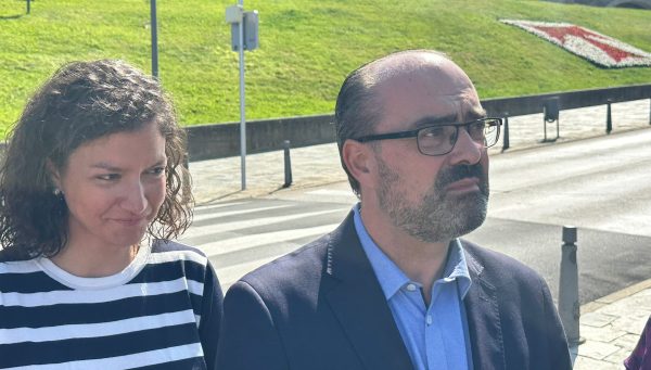 Marco Morala y Lidia Coca en la presentación de la segunda fase de asfaltado en Ponferrada, en el tramo entre la rotonda del Cruceiro y la rotonda de Luis del Olmo.