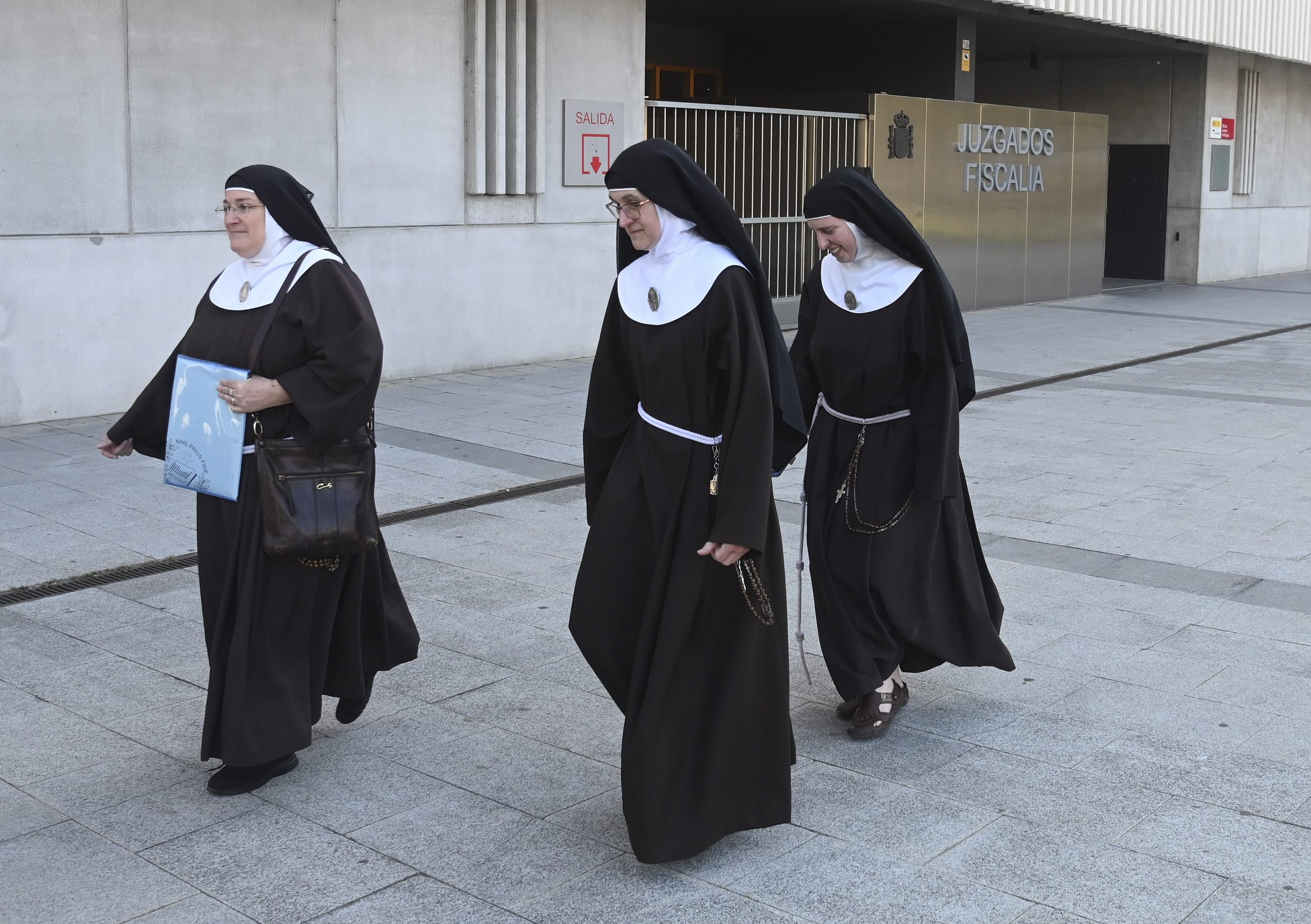 Varias de las clarisas de Belorado, en los juzgados de Burgos