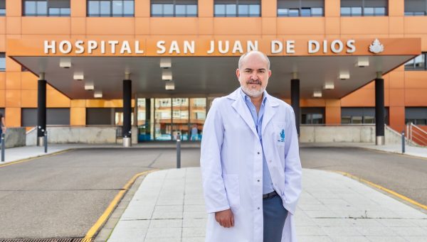 El neurocirujano berciano José Manuel Valle Folgueral.