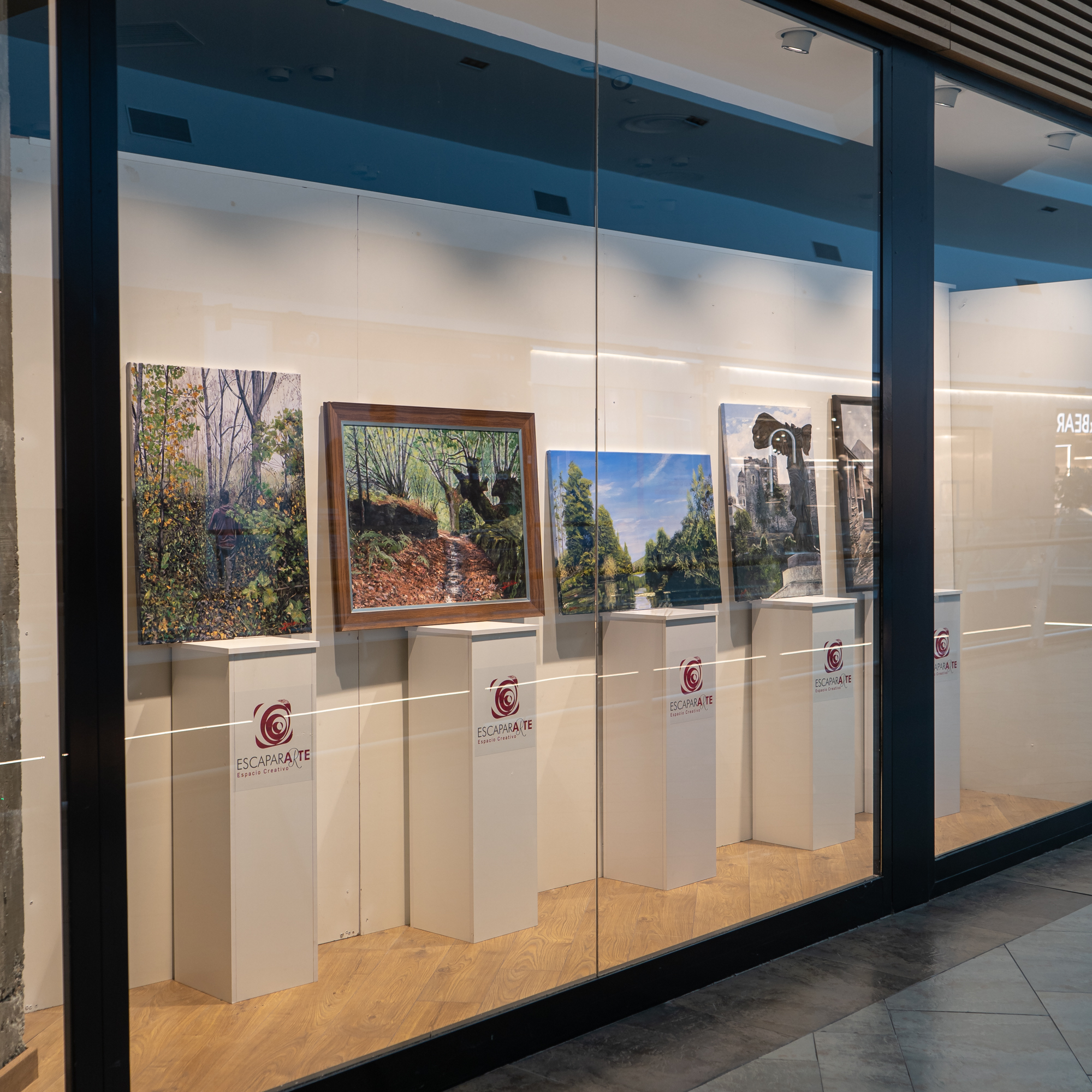 El Rosal inaugura dos nuevas exposiciones que enaltecen el arte del Bierzo