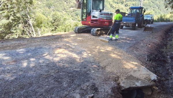 Obras en la carretera de Palacios de Compludo