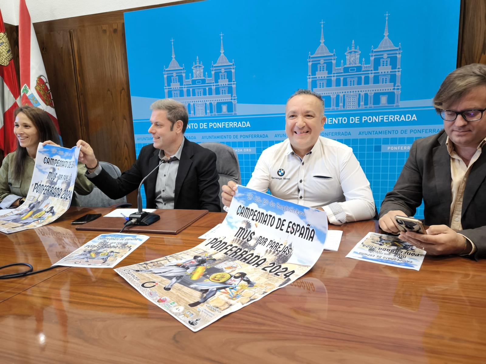 Presentación del Campeonato de España de Mus por Parejas, que se celebrará este fin de semana en Ponferrada. / QUINITO