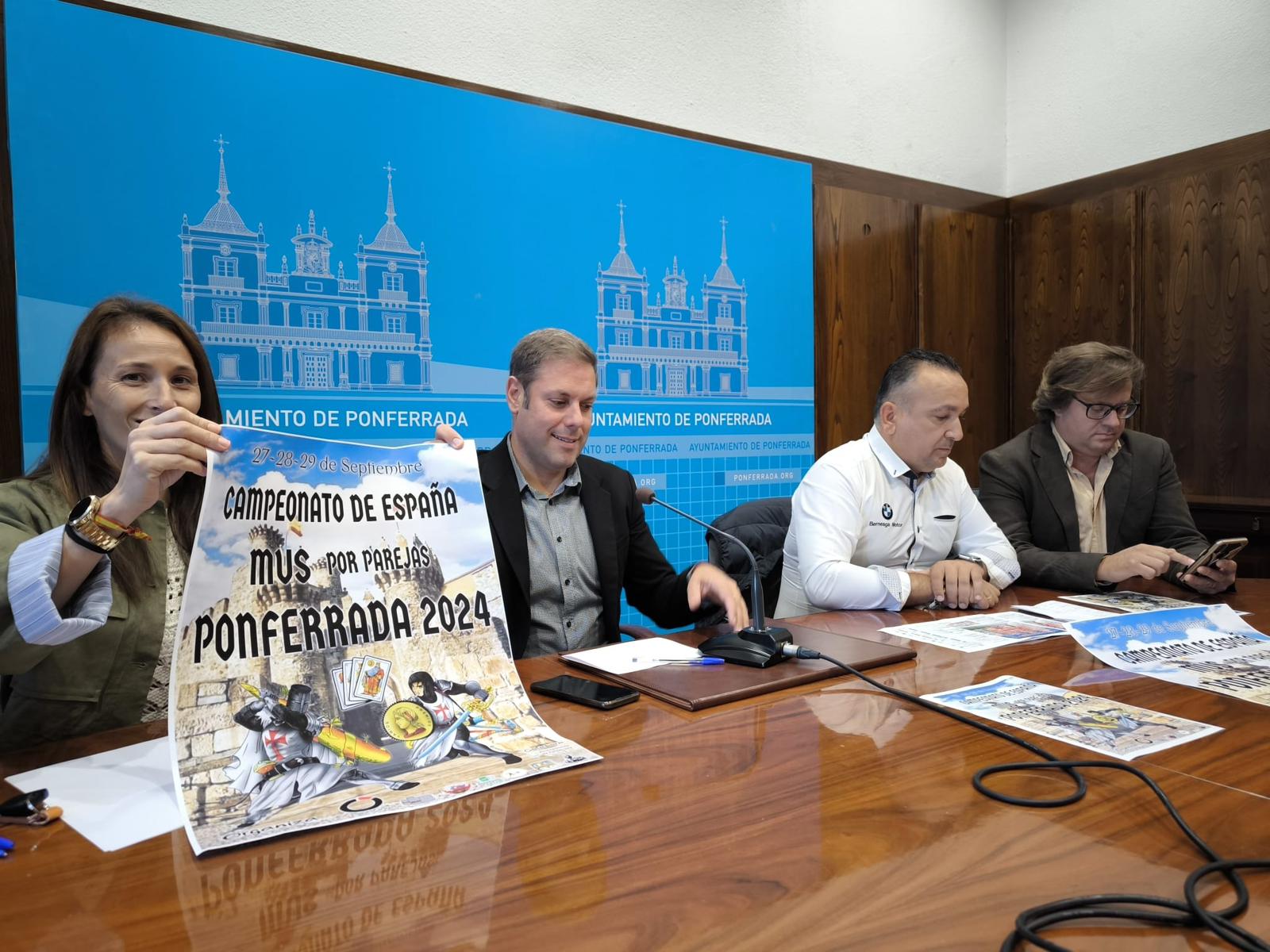 Presentación del Campeonato de España de Mus por Parejas, que se celebrará este fin de semana en Ponferrada. / QUINITO