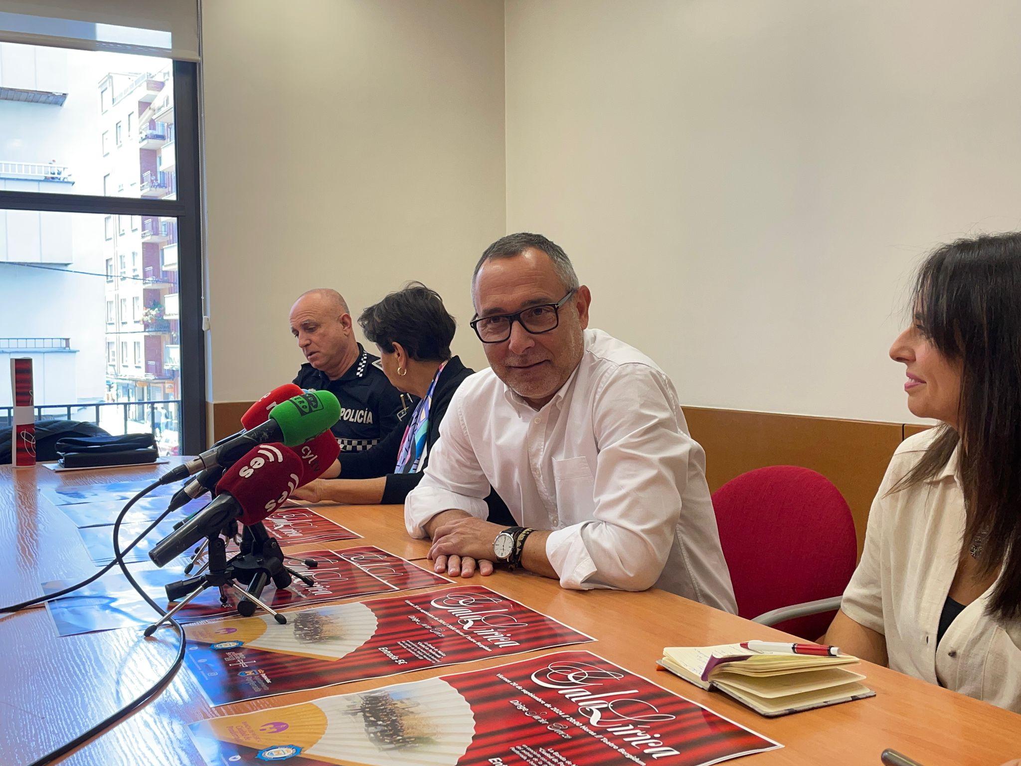 Presentación de los actos del patrón de la Policía Municipal que se celebrarán en Ponferrada. / EBD