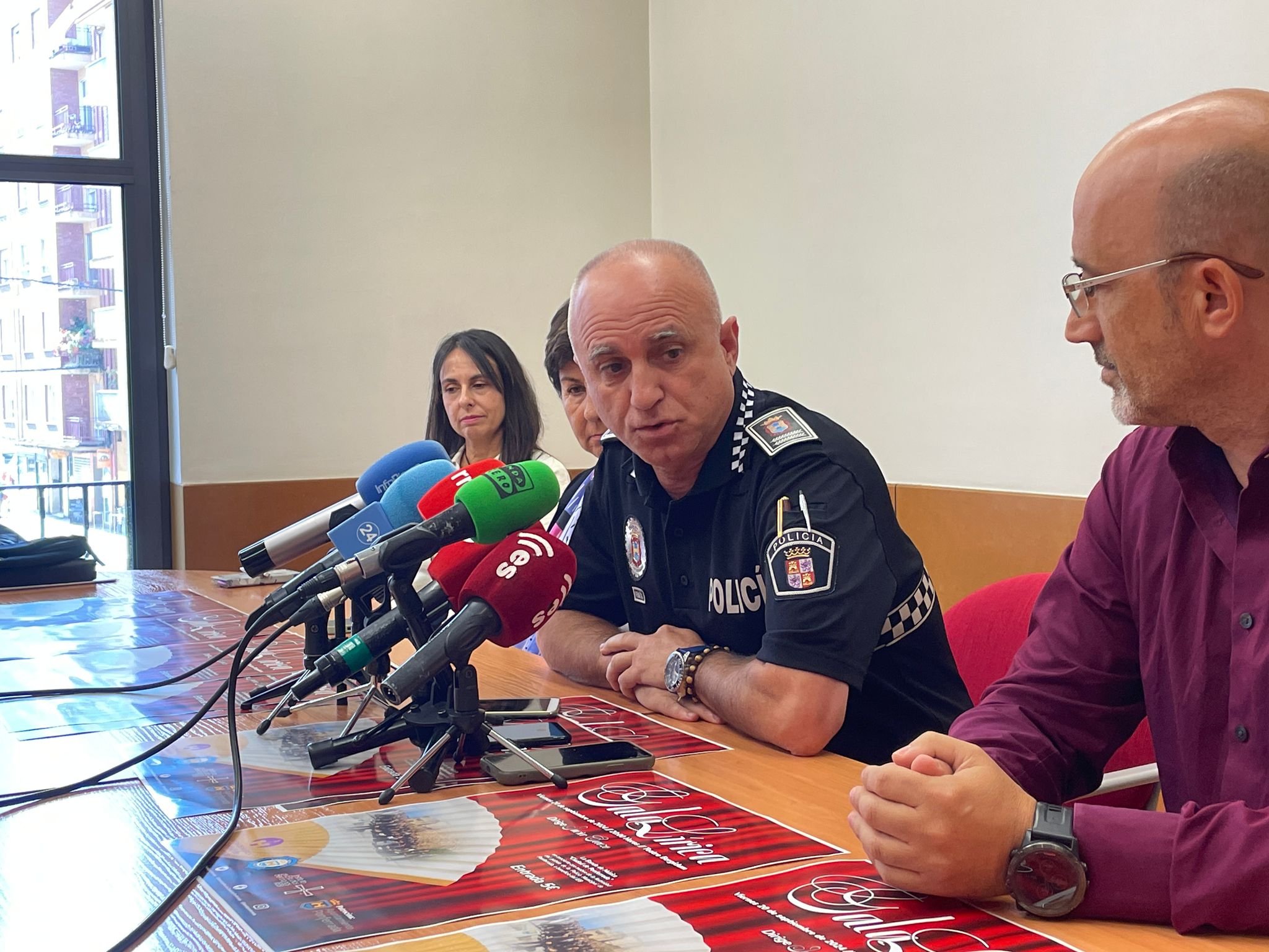 Presentación de los actos del patrón de la Policía Municipal que se celebrarán en Ponferrada. / EBD