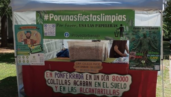 Puesto de Proyecto Orbanajo en la zona de las food trucks en el parque de la Concordia