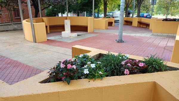 Zona de descanso y ocio de la avenida de América.