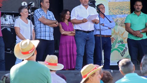 La organización profesional agraria Ugal-UPA celebra en Santa María del Páramo la XXXIX Fiesta Campesina, con la asistencia del presidente de la Diputación, Gerardo Álvarez Courel, el vicepresidente segundo, Valentín Martínez; Sonia Castro, secretaria general de UGAL-UPA y la alcaldesa de Santa María del Páramo, Alicia Gallego