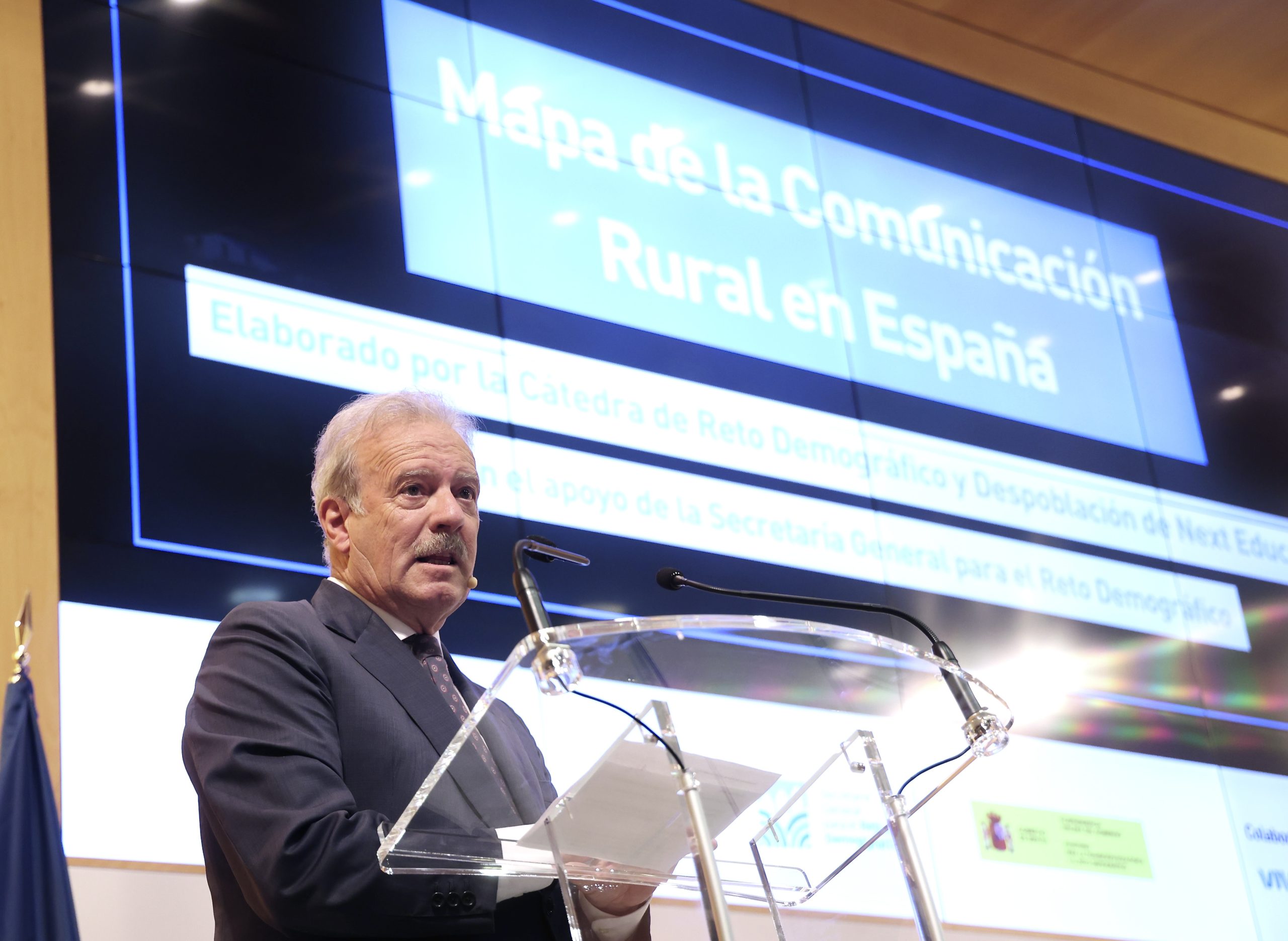 El periodista Manuel Campo Vidal, durante la presentación del Mapa de la Comunicación Rural en España