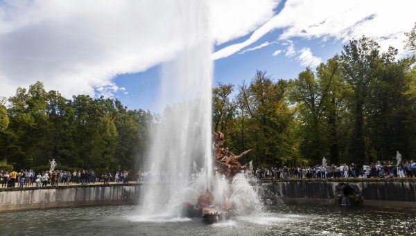 La fuente de Andrómeda del Palacio Real de la Granja se enciende ante el público por primera vez en 80 años