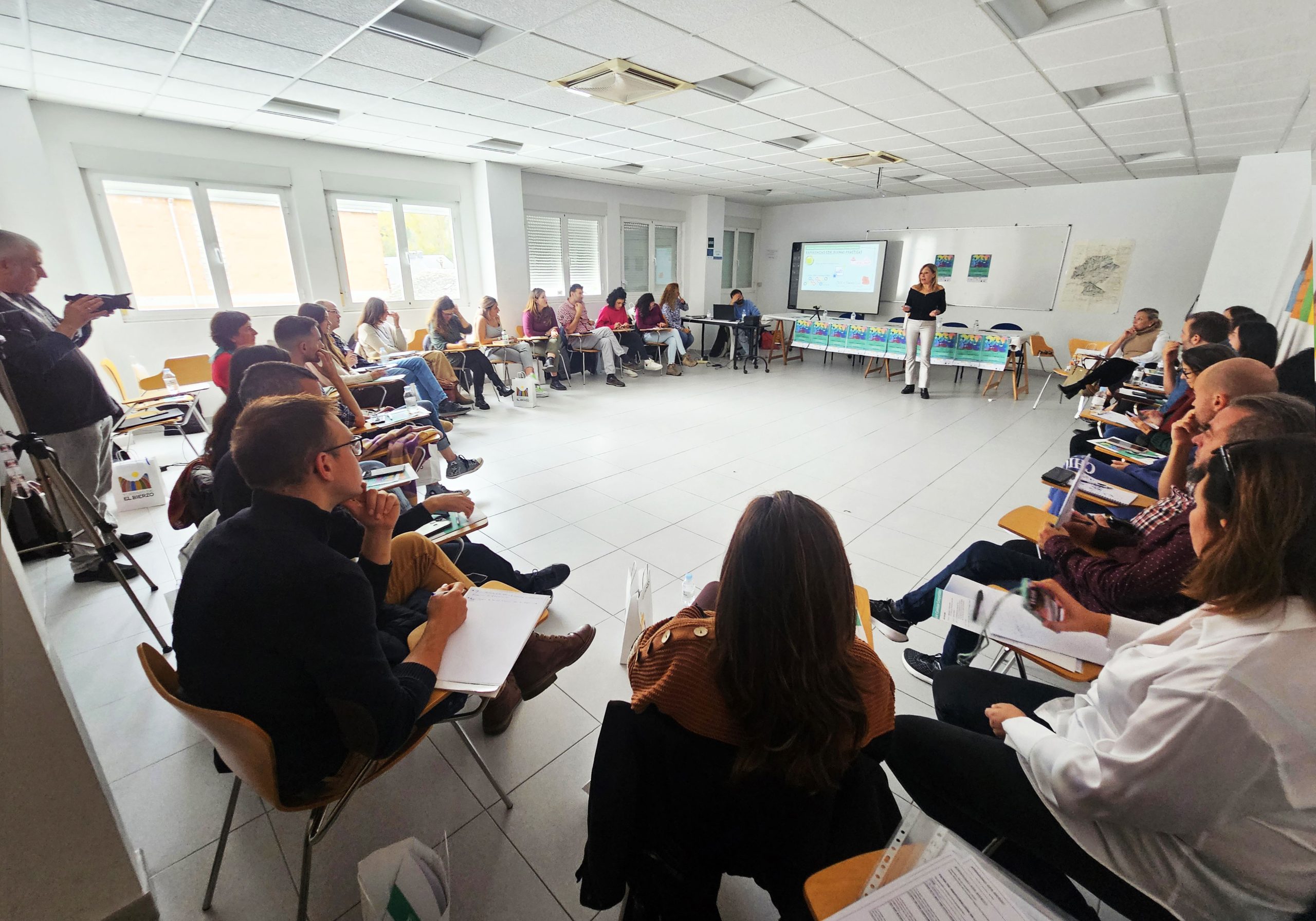 Centros de Desarrollo Rural de España sacan conclusiones en la I Jornada de Ciudadanía Inclusiva celebrada en Vega de Espinareda