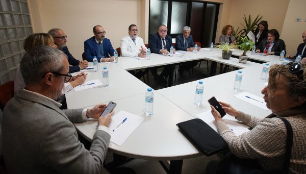 El consejero de Sanidad, Alejandro Vázquez, visita el hospital comarcal El Bierzo