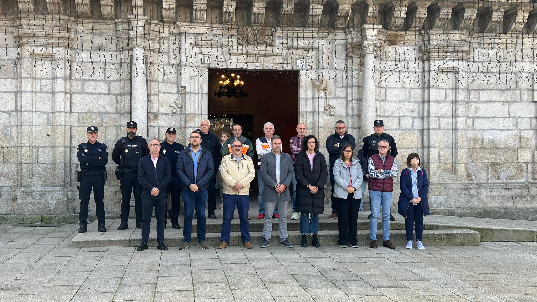 Minuto de silencio en el Ayuntamiento de Ponferrada por las víctimas de la DANA