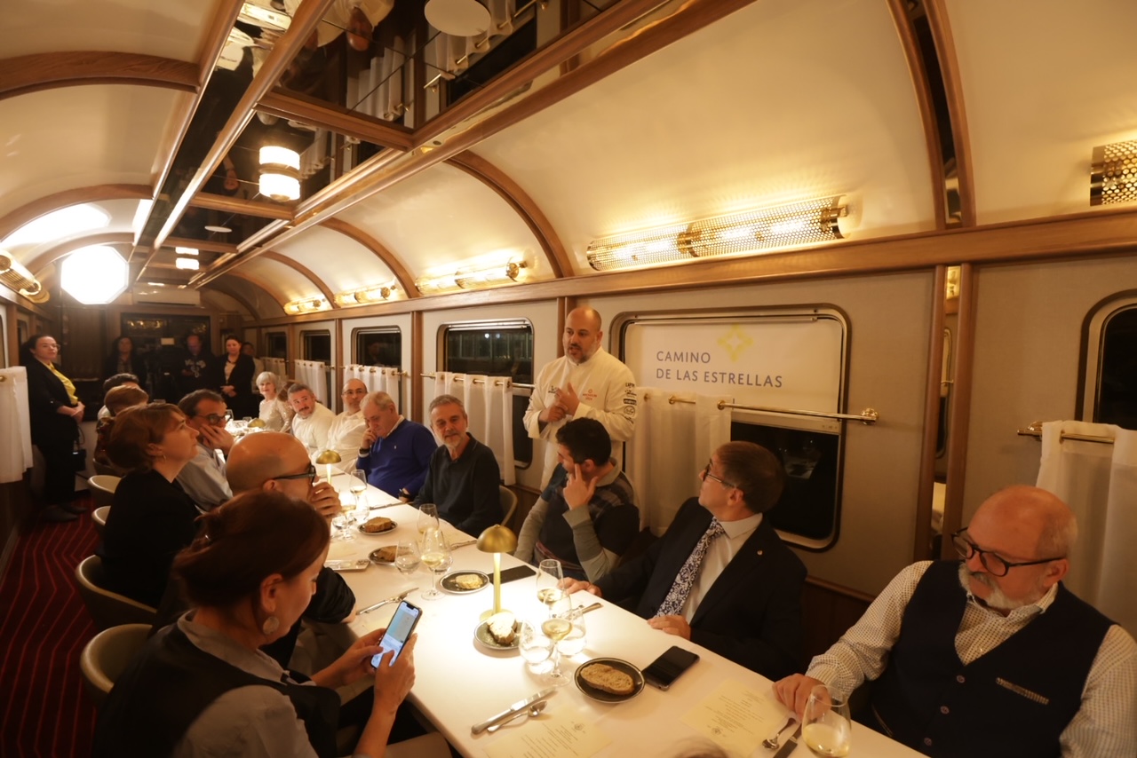 El Bierzo participa en la 'Noche Mágica' del Canfranc Express para impulsar la cocina tradicional del Camino de Santiago