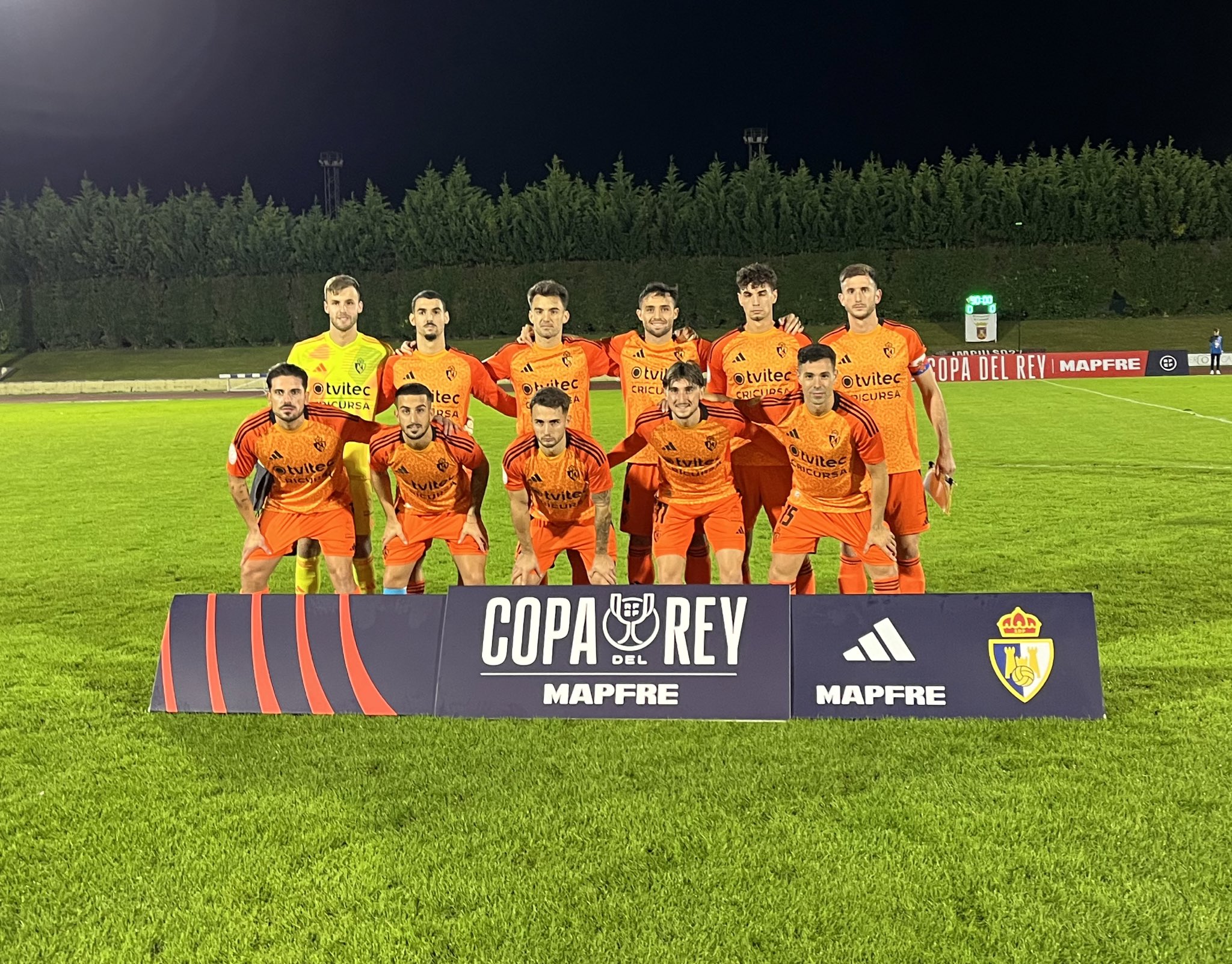 Once de la Ponferradina ante el Escobedo