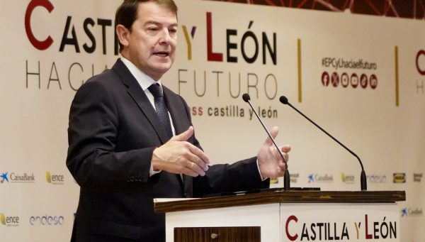 El presidente de la Junta de Castilla y León, Alfonso Fernández Mañueco, inaugura la jornada ‘Castilla y León hacia el futuro’, organizada por Europa Press. / Ical