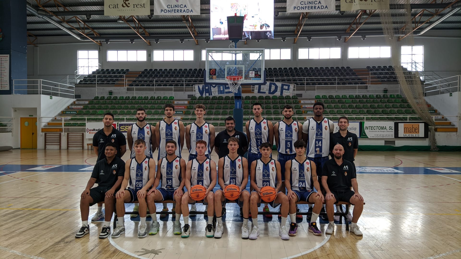 Presentación de la plantilla del Clínica Ponferrada SDP para la temporada 2024-25