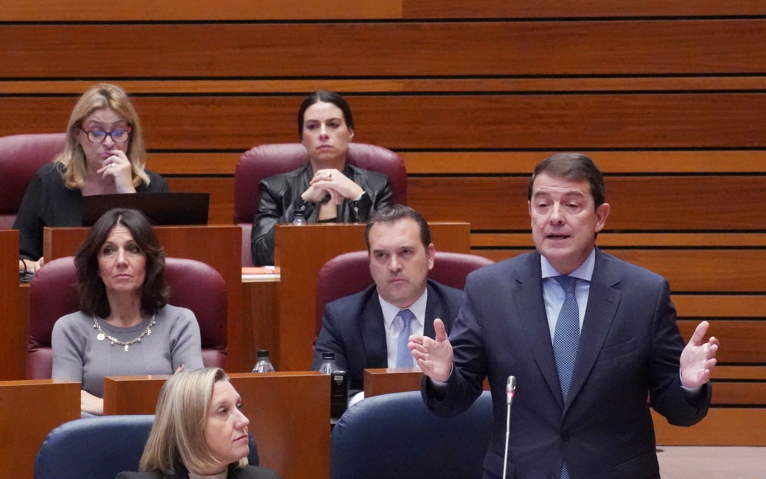 Alfonso Fernández Mañueco, durante un pleno de las Cortes de Castilla y León