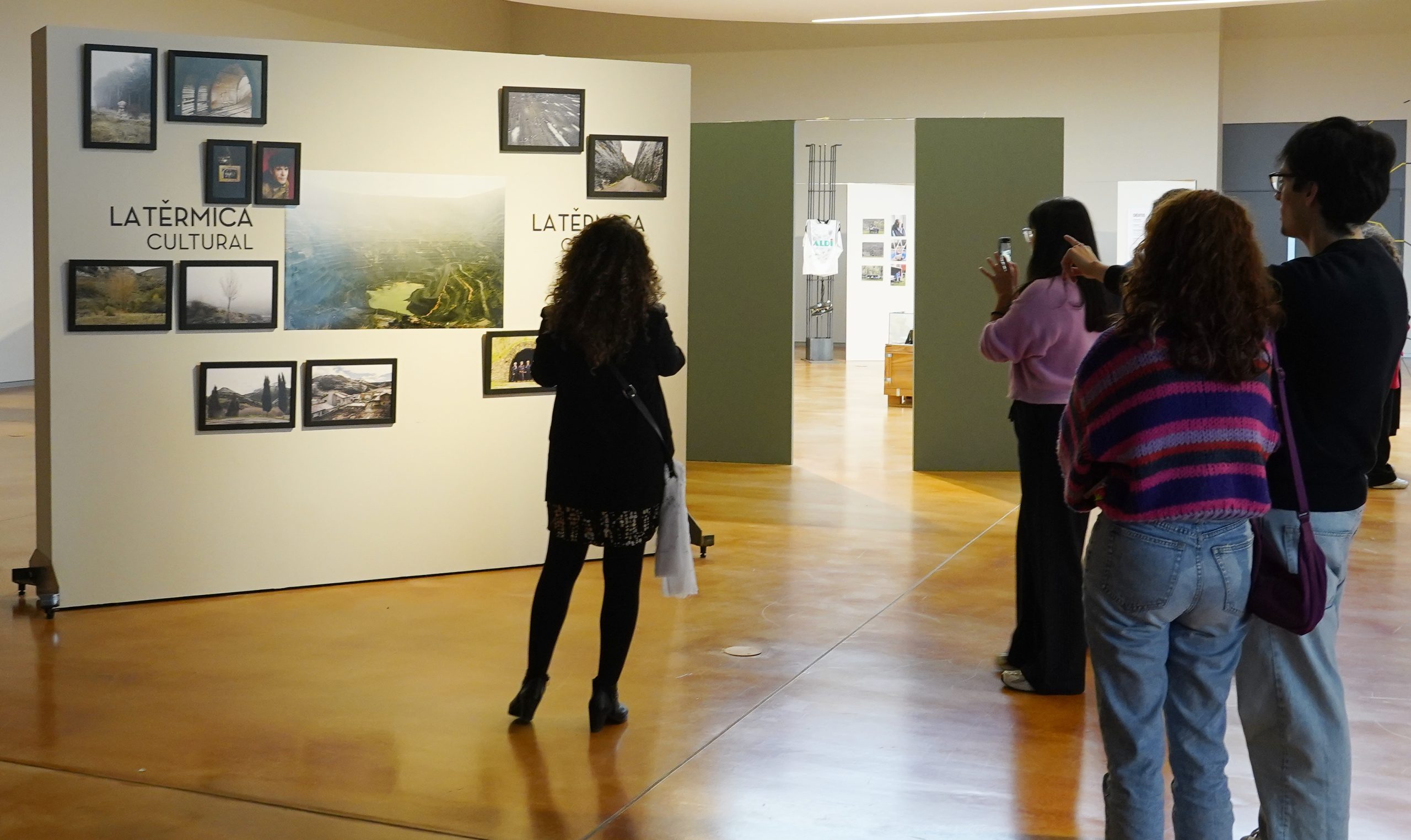 Presentación de la exposición 'El cielo abierto' en Ponferrada. / C. Sánchez