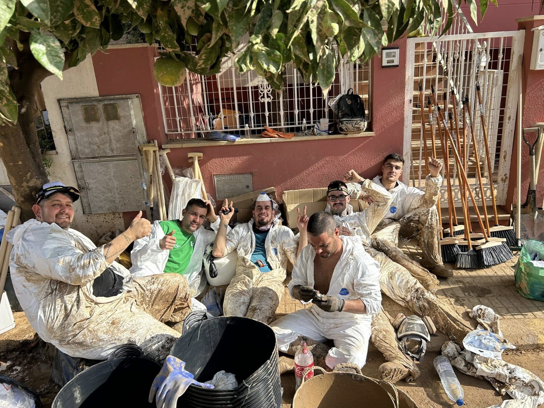 Seis bercianos viajan a Valencia para ayudar tras la DANA. / EBD