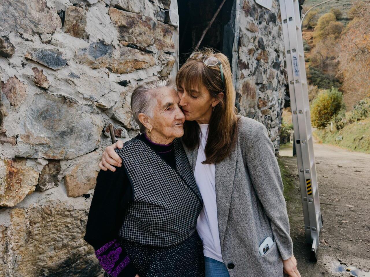 Rosalía Isabel Caro, candidata a los Premios Mujer de El Bierzo Digital por el Ayuntamiento de Peranzanes. / QUINITO