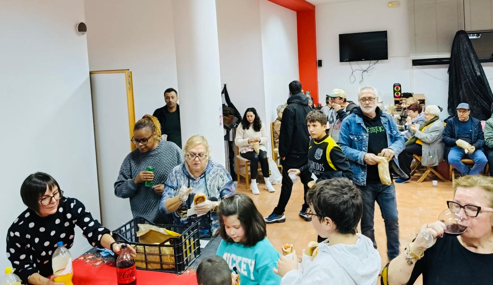 Santo Tomás de las Ollas celebra su magosto y primer concurso de postres