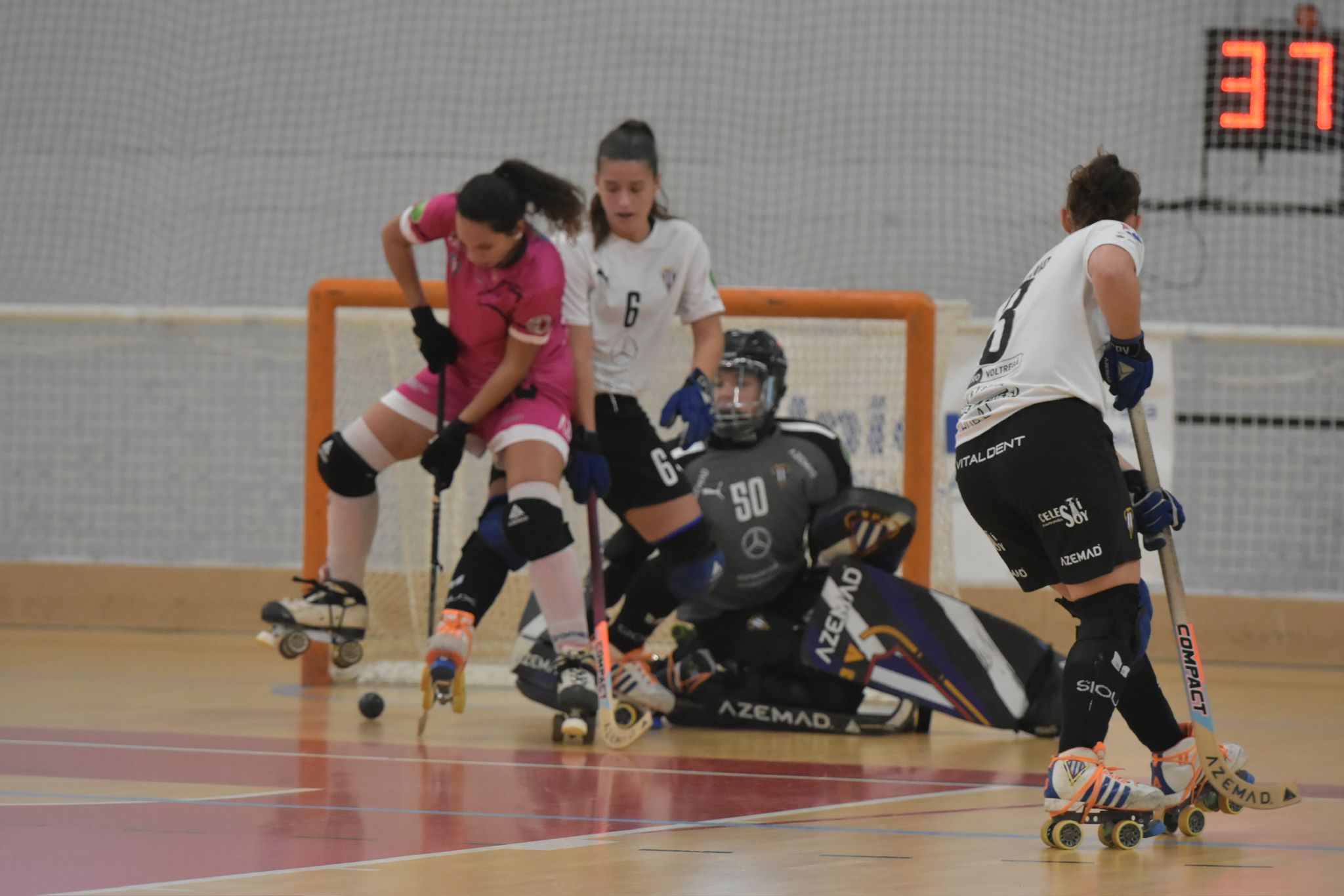 El Bembibre H.C. se queda corto en la remontada y cae ante el Voltregá. / Rodo López