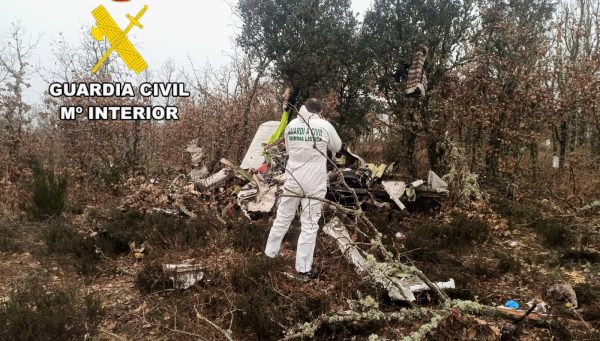 Trabajos de recuperación de los cuerpos de los fallecidos en el accidente aéreo de Cimanes del Tejar