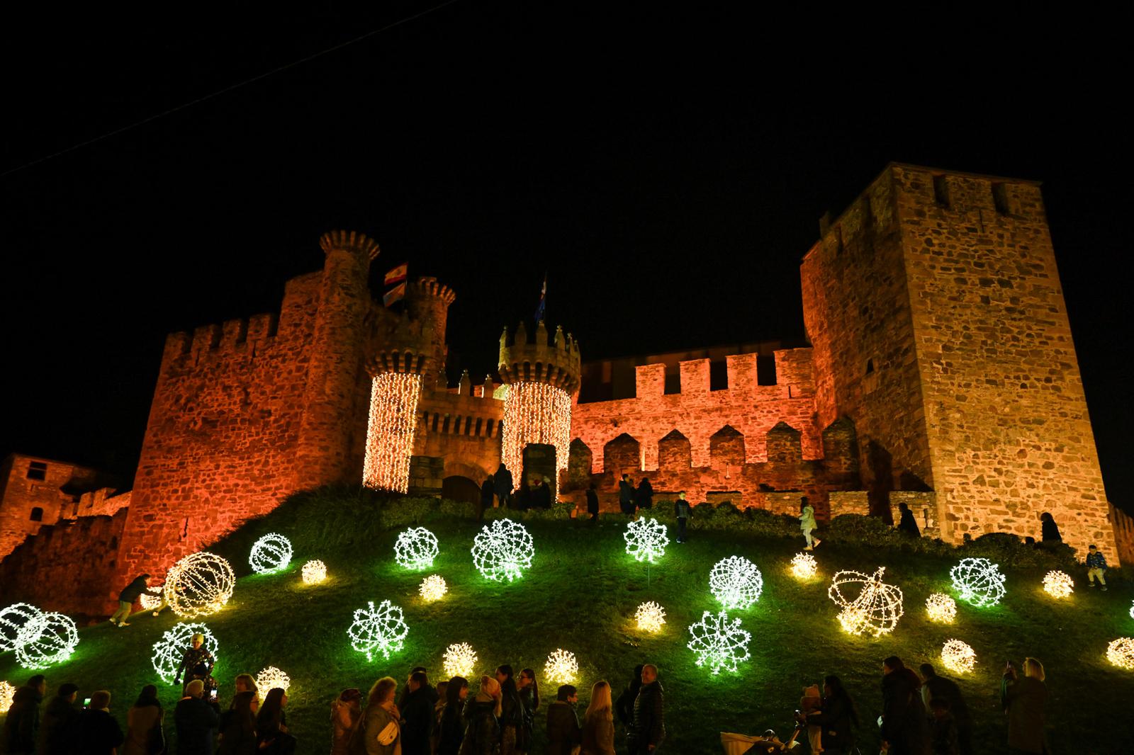 Luces de Navidad en el Castillo de Ponferrada.